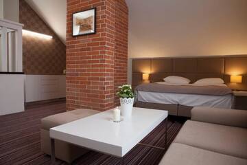 Фото номера Трехместный номер Отель Restauracja Hotel Weranda Łopuszno г. Jedle 5